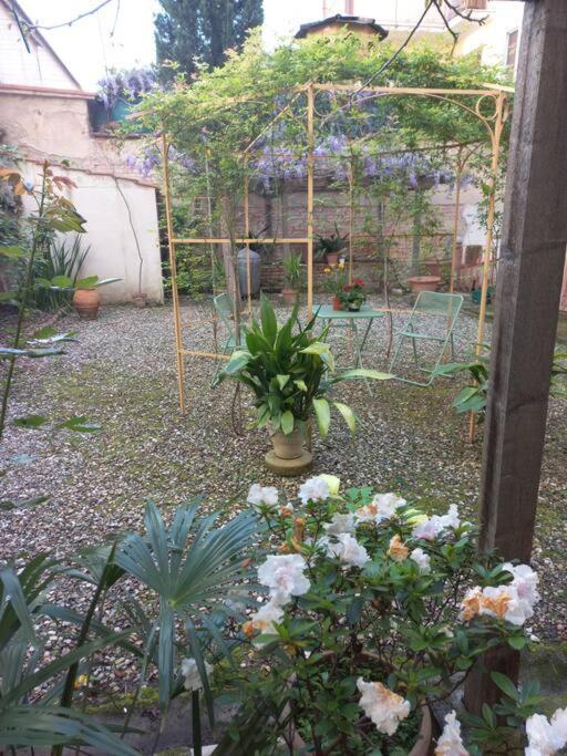 Central And Cosy Pied-a-terre W/ Free Parking Apartamento