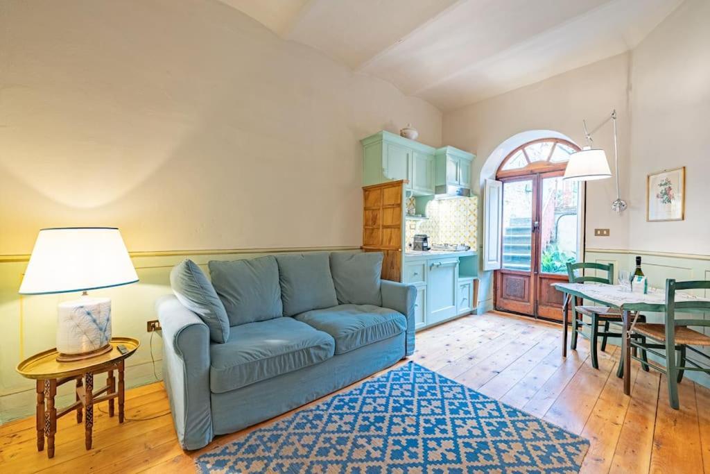 Central And Cosy Pied-a-terre W/ Free Parking Apartamento *