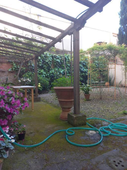 Central And Cosy Pied-a-terre W/ Free Parking Apartamento