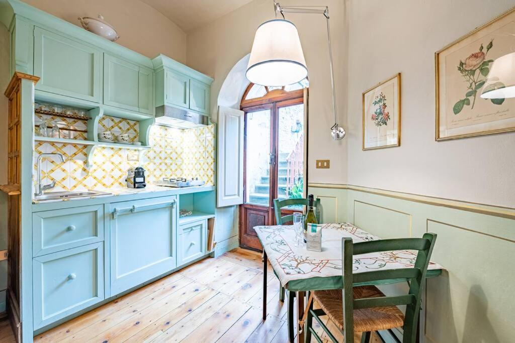 Central And Cosy Pied-a-terre W/ Free Parking Apartamento *