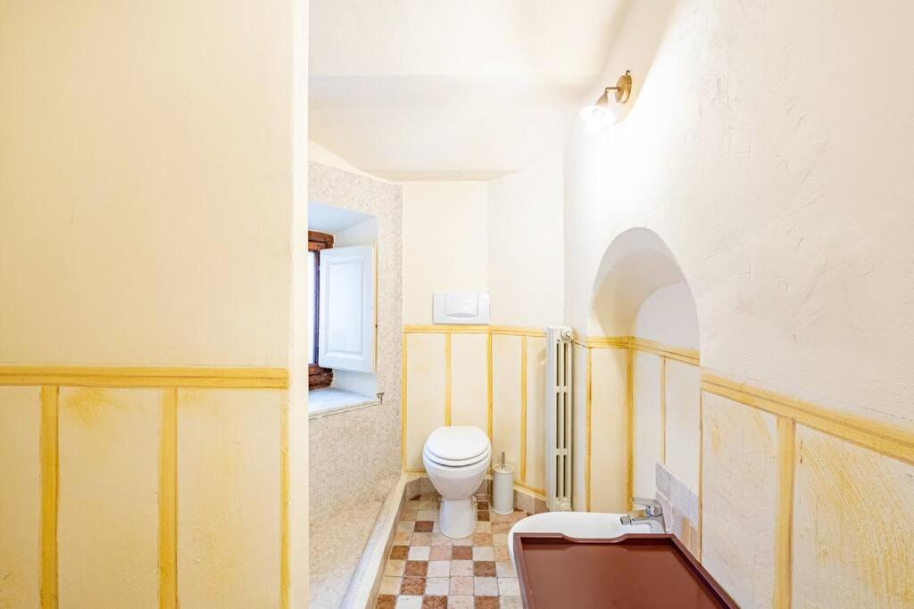 Central And Cosy Pied-a-terre W/ Free Parking Apartamento *